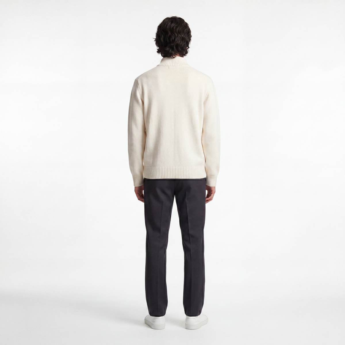 Bonvivant Crest Cardigan kombiniert im Quiet-Luxury-Look